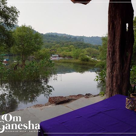 ホテル Om Ganesha パロレム エクステリア 写真